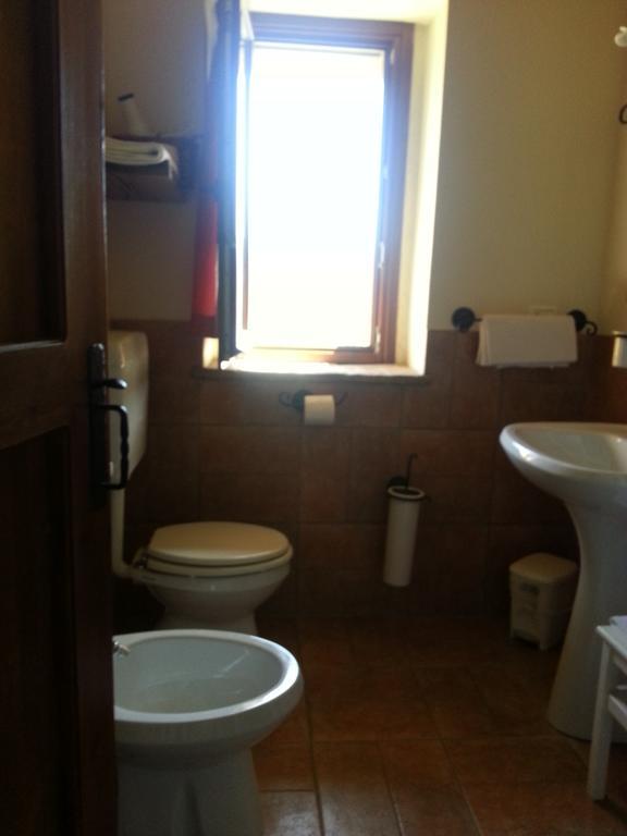 Girfalco Country House Bed & Breakfast Urbino Exterior photo