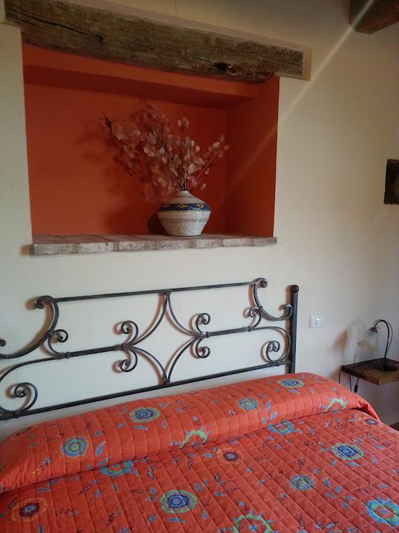 Girfalco Country House Bed & Breakfast Urbino Exterior photo
