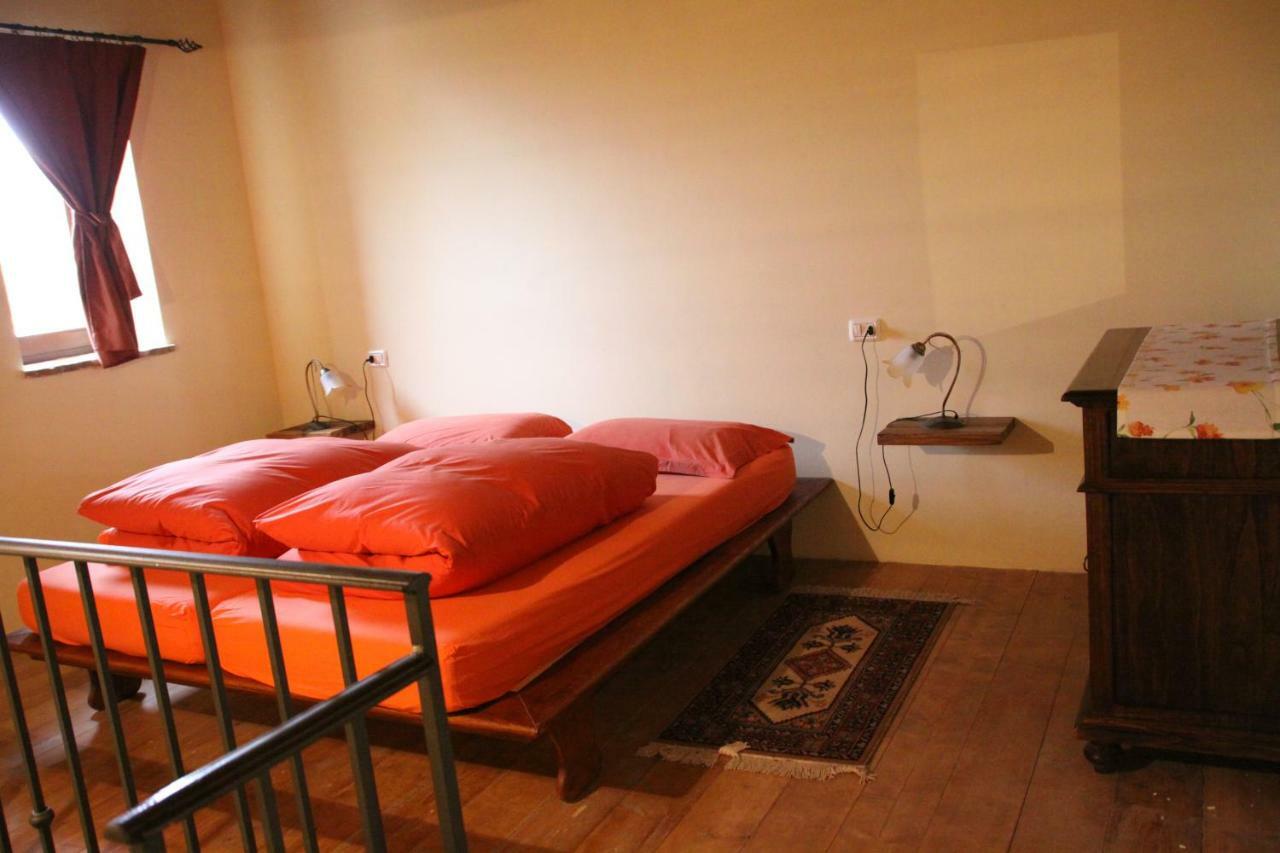 Girfalco Country House Bed & Breakfast Urbino Exterior photo